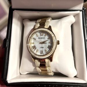 Marble/gold women’s watch